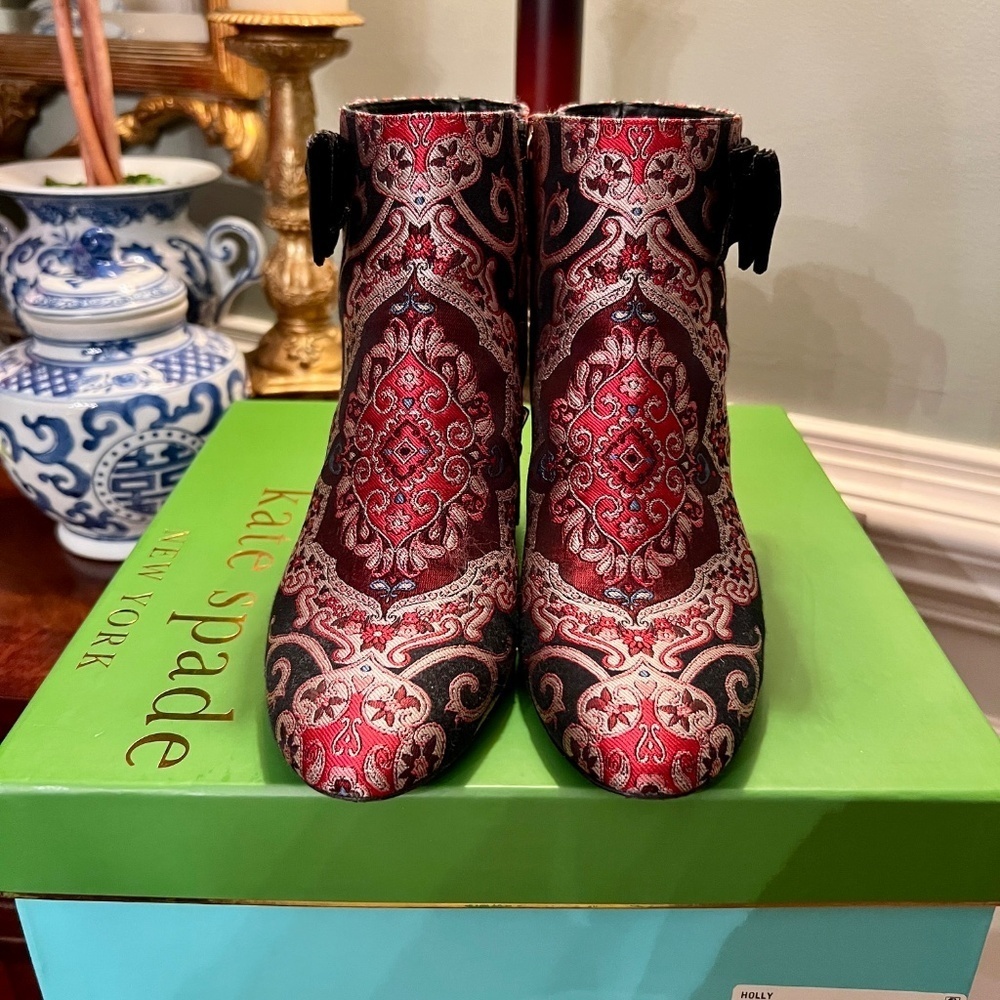 EEUC Kate Spade NY Holly Red Black Gray Brocade Booties Boots with Bow Size 6.5 - Picture 4 of 7